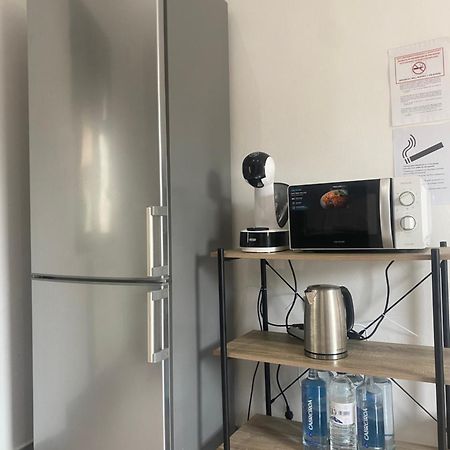 Hostal La Masia Манреса Экстерьер фото